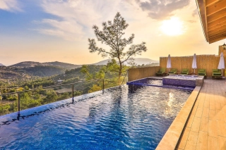 Villa Myra Kalkan – Kapalı Havuzlu, Jakuzili ve Doğa Manzaralı Villa