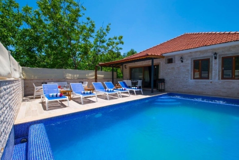 Villa Ceviz