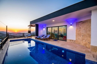 Villa Terapi – Luxusvilla mit Salztherapie & Meerblick in Kalkan Akbel