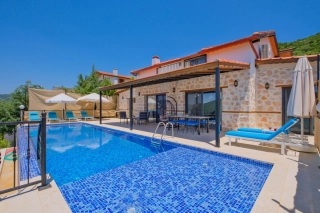 Villa Evmay – Nature Villa with Jacuzzi & Heated Pool in Sarıbelen