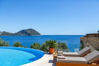 Villa Western – Kalkan Kalamar’da Denize Sıfır, Özel İskelesi ve Plaj